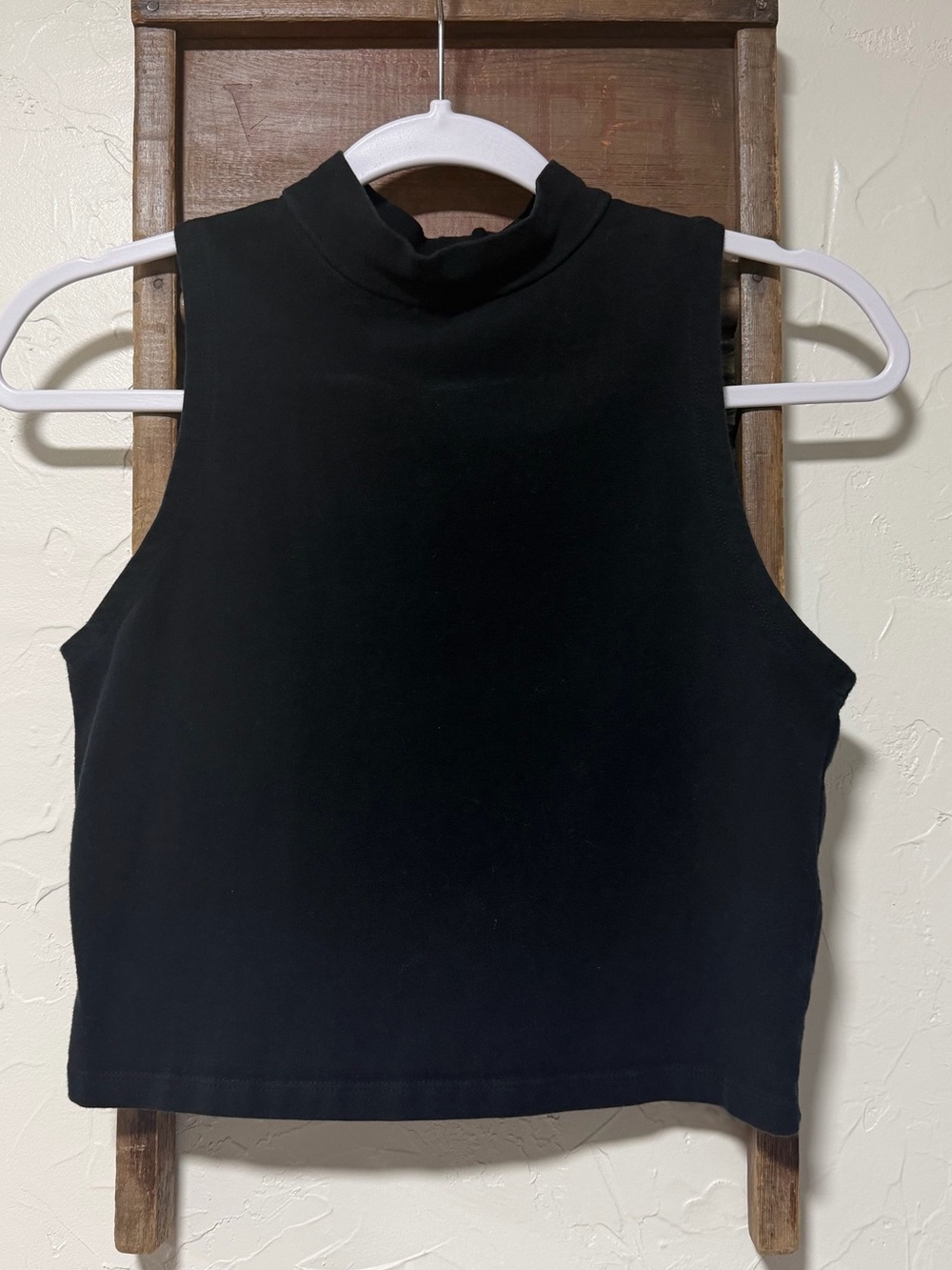 Wild Fable Black Sleeveless Mock Neck Crop Top - Women